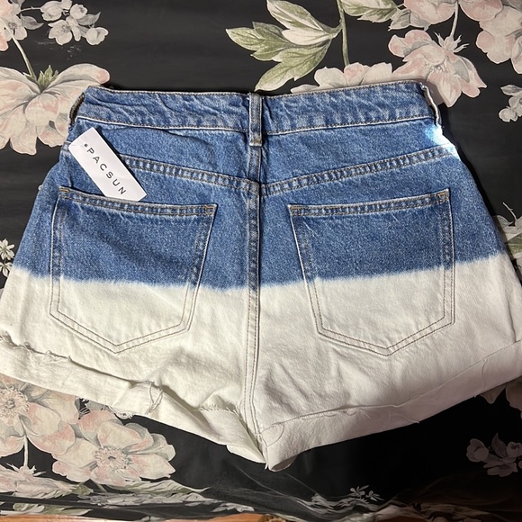 NWT • Pacsun • two-tone denim shorts • size 26 - Picture 3 of 5